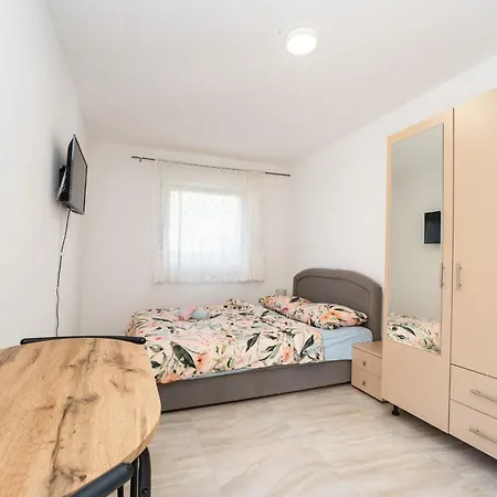 Guest Gouse Stipanovi Dvori - One Bedroom 4 Apartament Benkovac